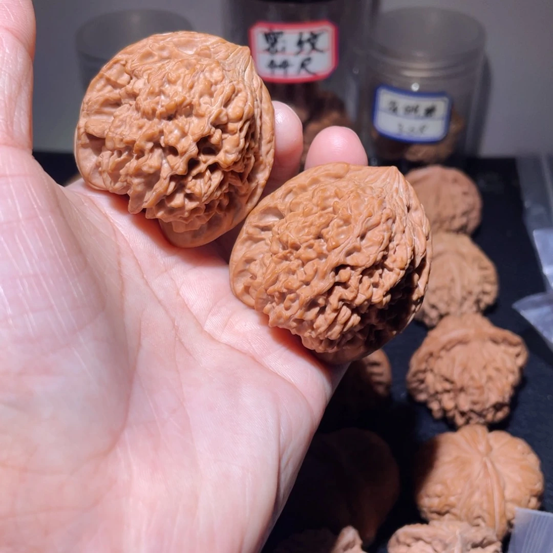 吊坠桃核42尺满天星