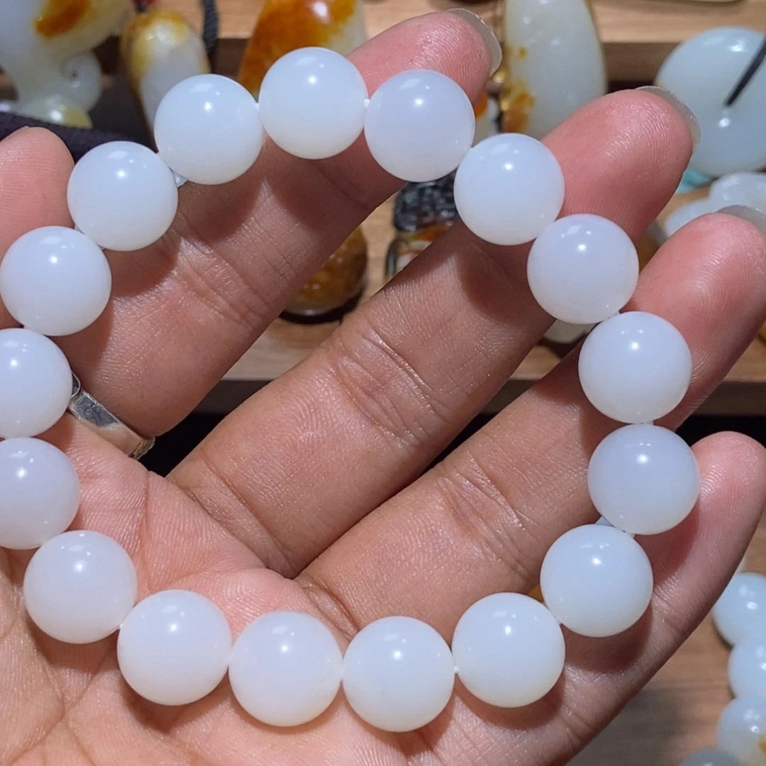 伯***兮和田玉未镶嵌颈饰