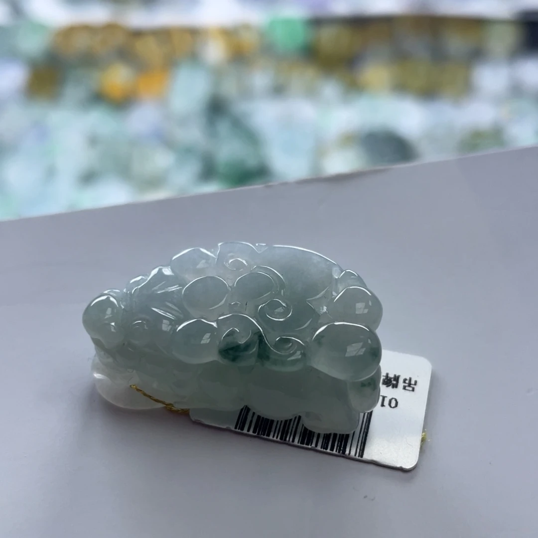 翡翠未镶嵌颈饰貔貅