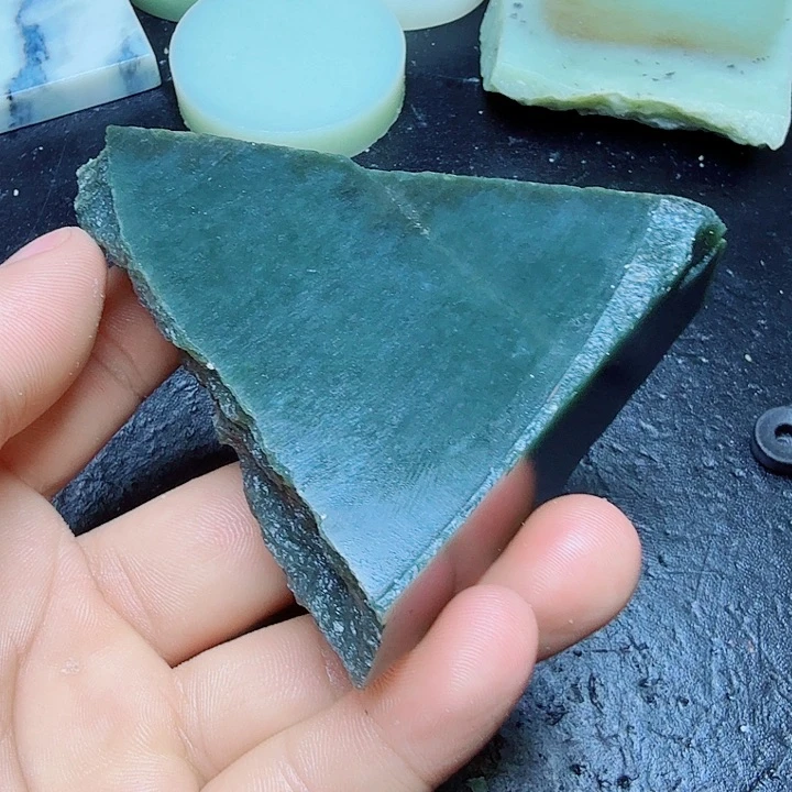 和田玉（糖玉）未镶嵌珠宝奇石