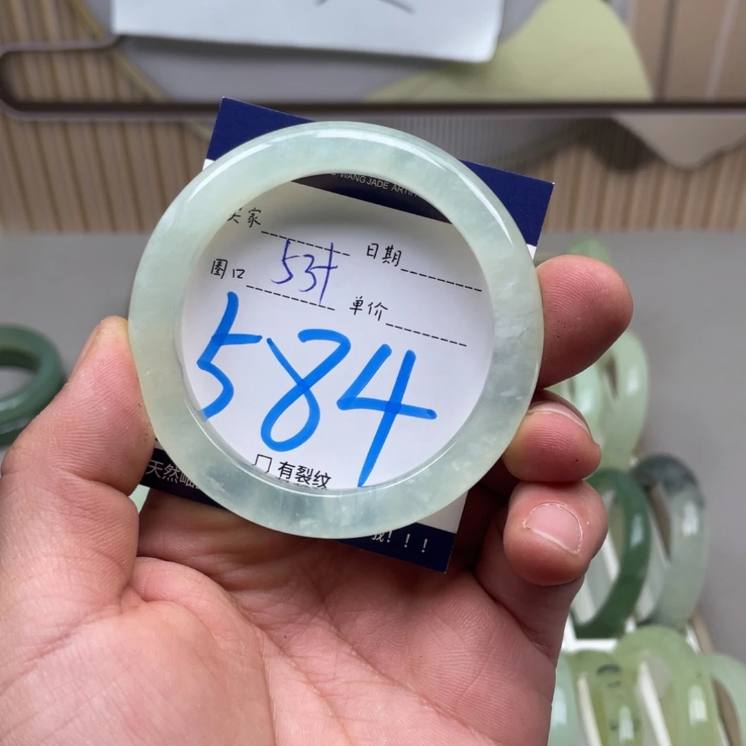 岫玉手镯手镯未镶嵌