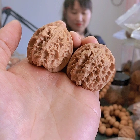 【闪购商品】把件文玩核桃36磐石蜡皮