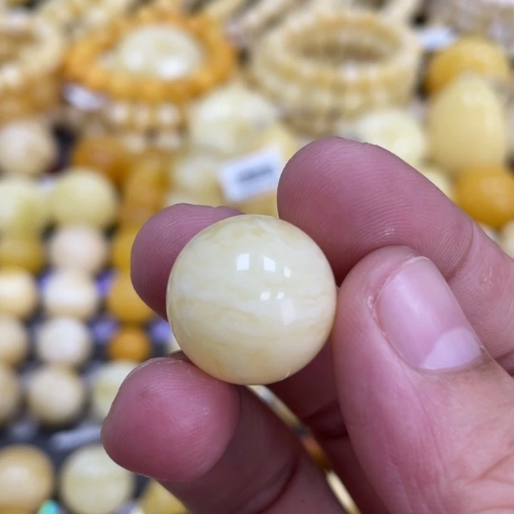蜜蜡未镶嵌裸石17.4mm