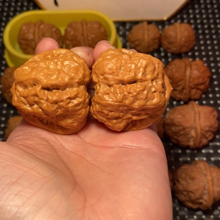 M***'文玩核桃把件超细腰超大腿蛙王