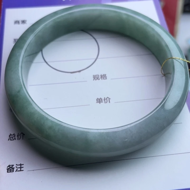 翡翠未镶嵌挂件手镯