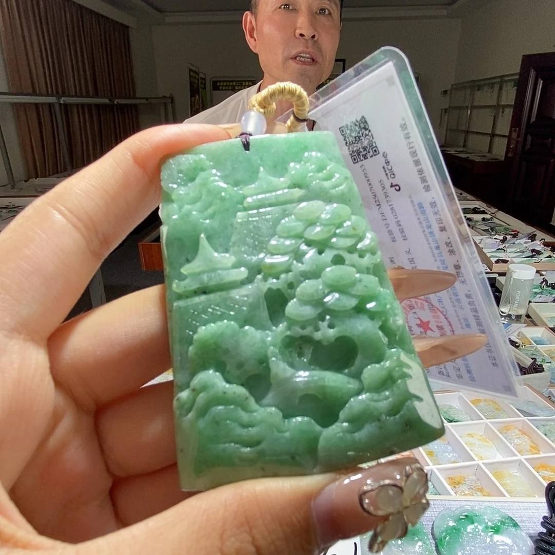 翡翠未镶嵌颈饰翡翠