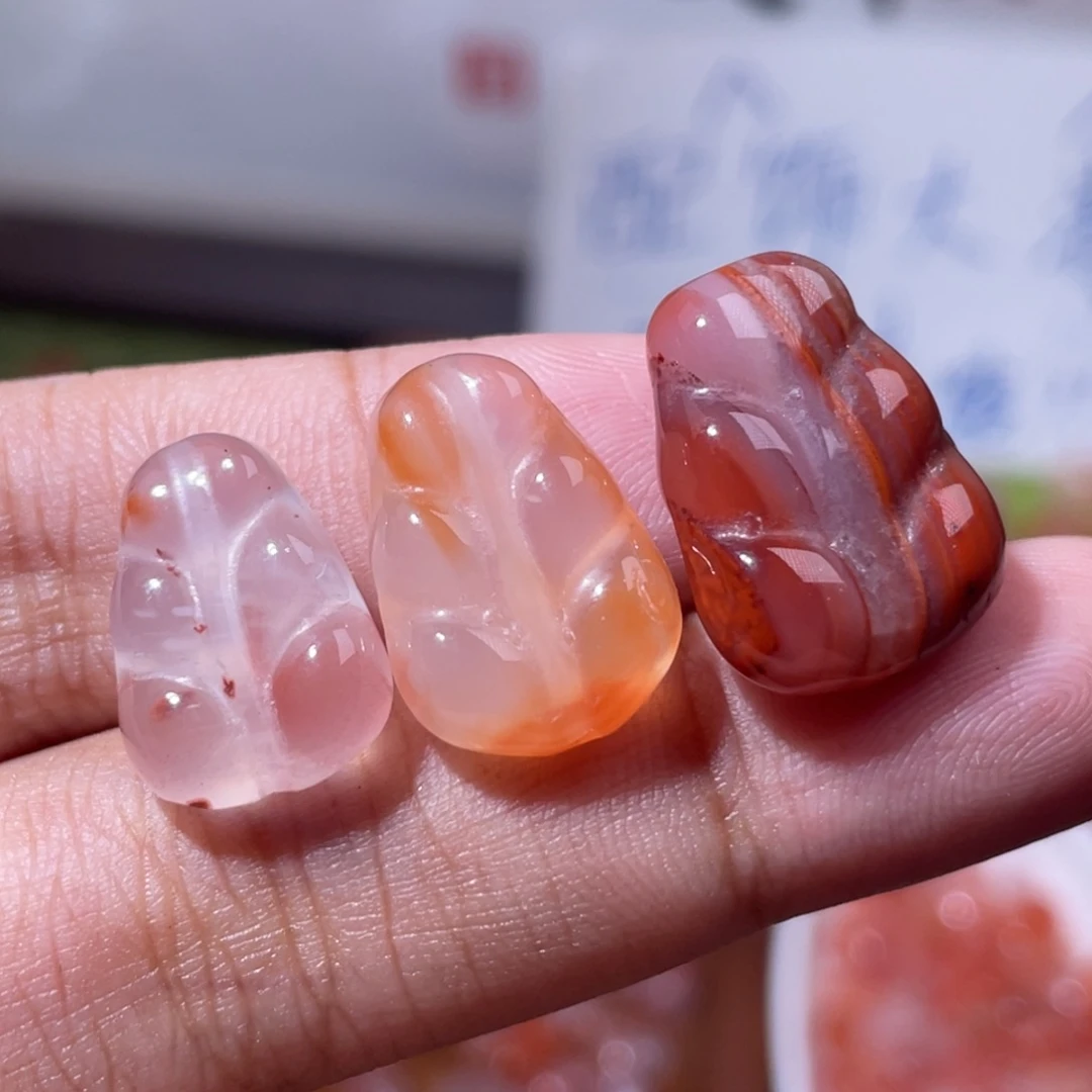 南红玛瑙未镶嵌挂件8776
