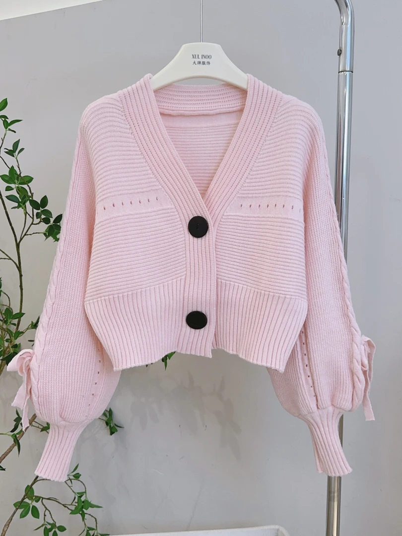 琳心丨早秋新款白色V领时尚通勤灯笼袖针织开衫 A2722