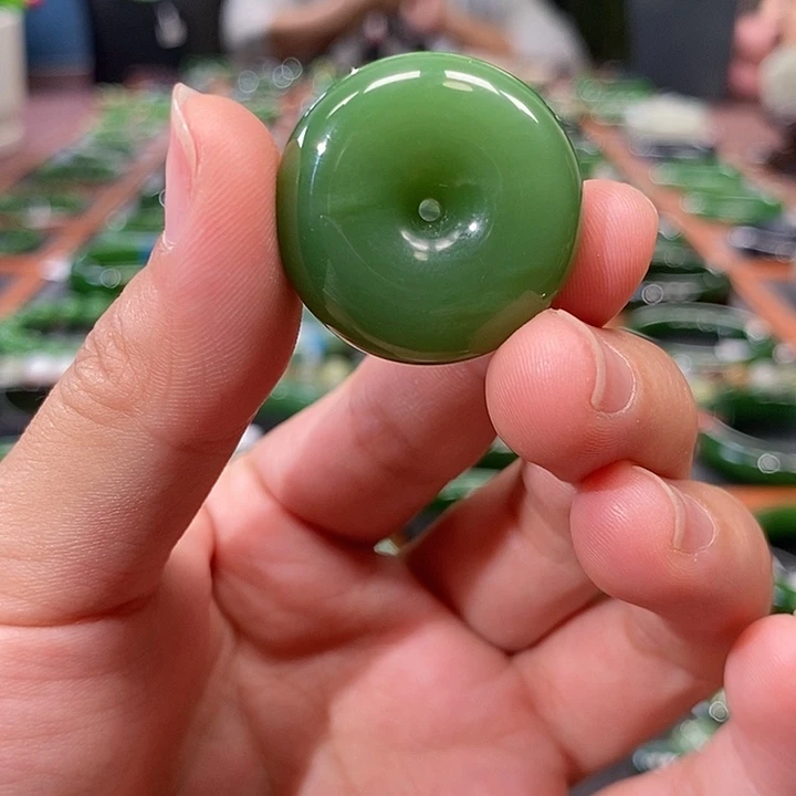 和田玉（碧玉）未镶嵌颈饰