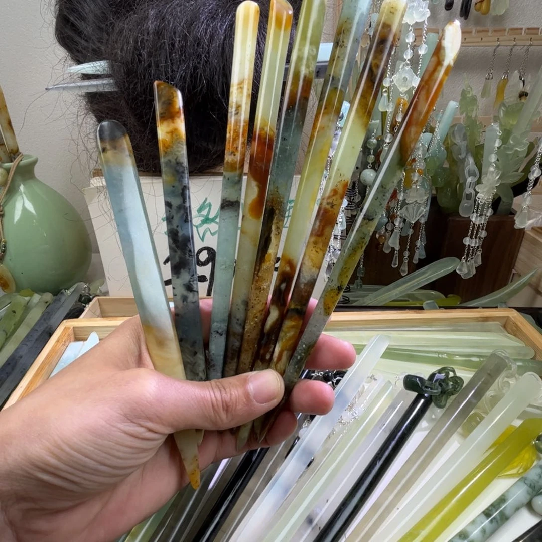 蛇纹石玉发饰未镶嵌玉石王随机发一支发簪，或者直播间选择