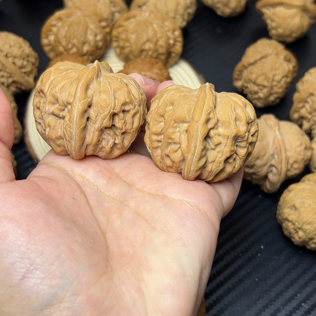 文玩核桃吊坠元宝44+45黄尖克重50.3