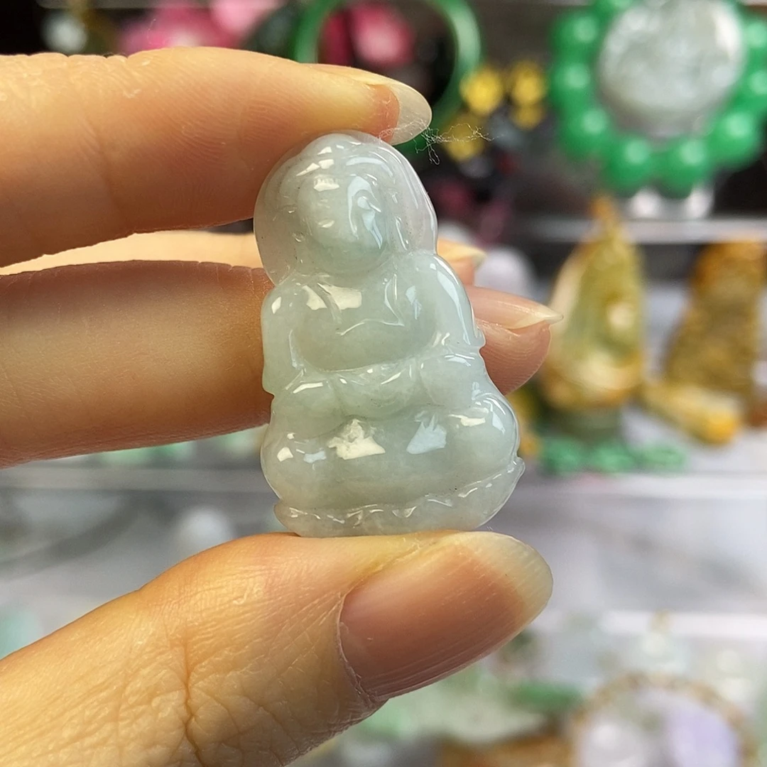 颈饰未镶嵌翡翠观音