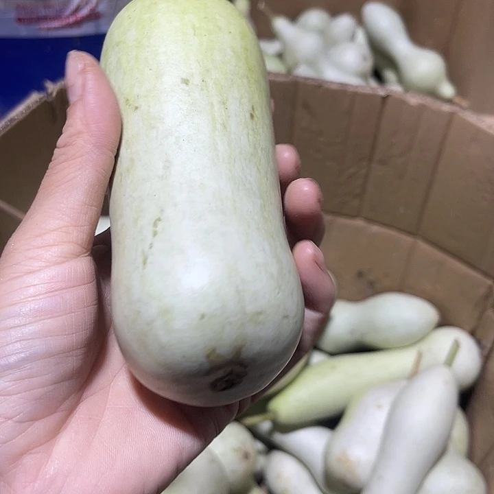 非洲紫檀（红花梨）。**e