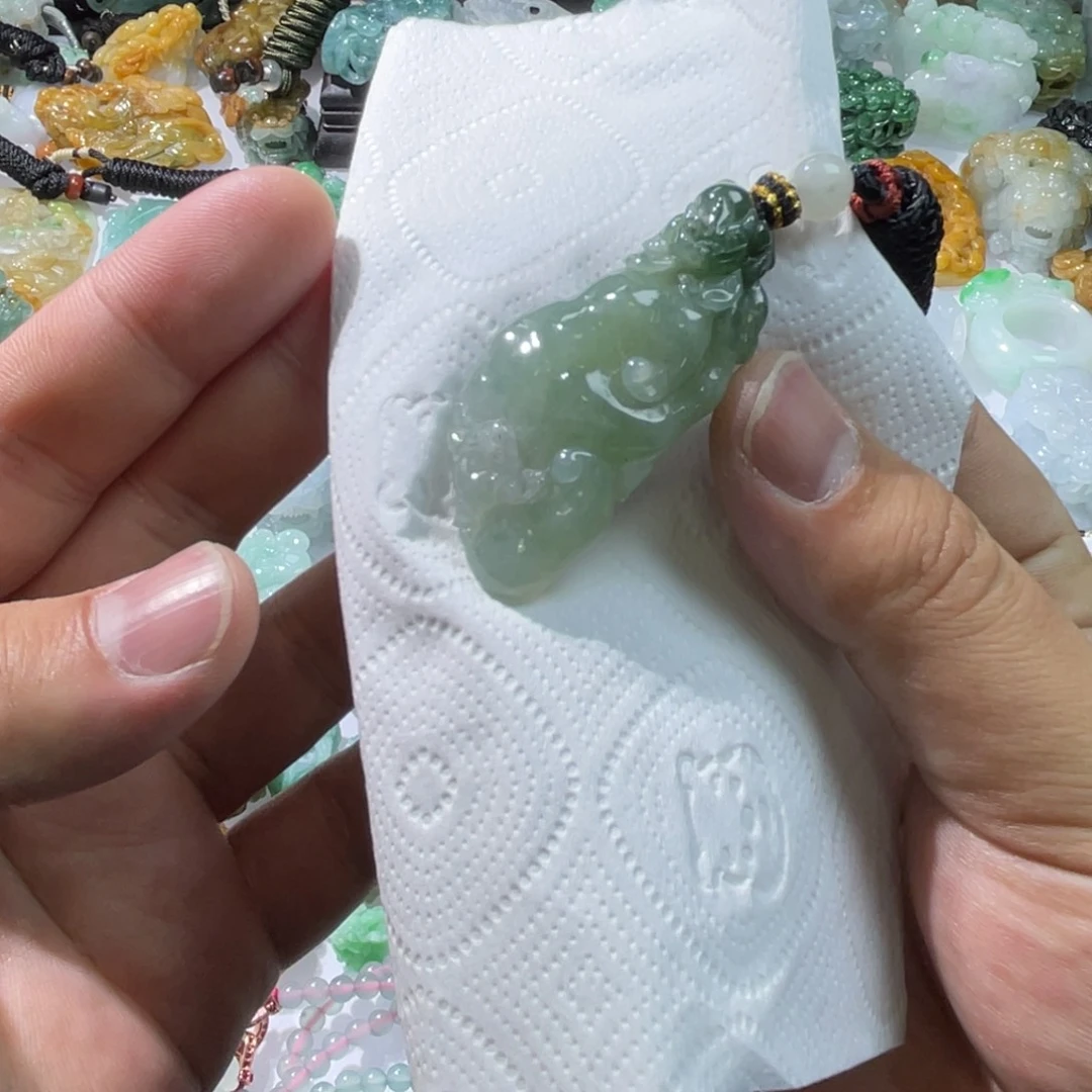 翡翠颈饰未镶嵌天然