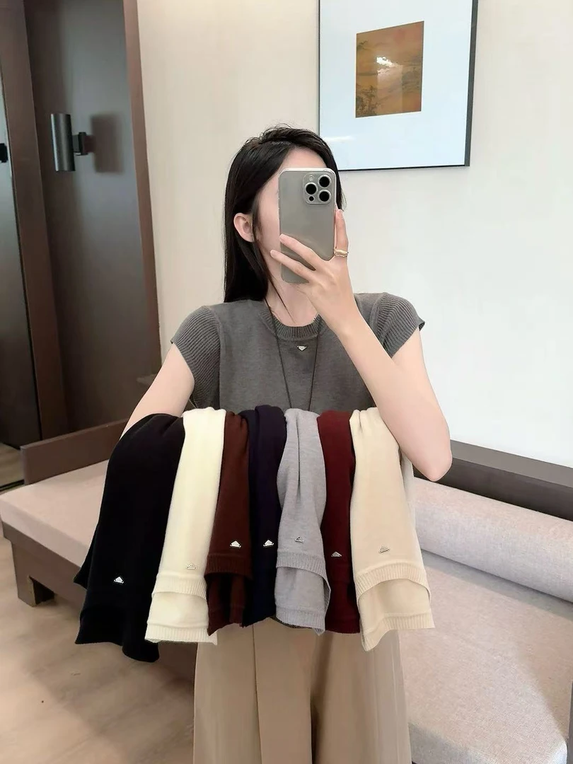 【锦衣服饰】SS 03 H 5韩系百搭三角标圆领短袖针织衫