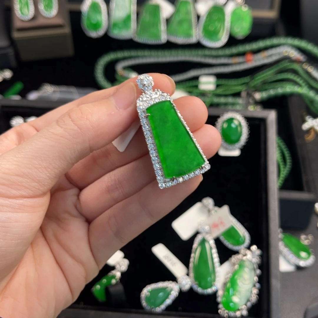 翡翠银S925镶嵌戒指无事牌吊坠