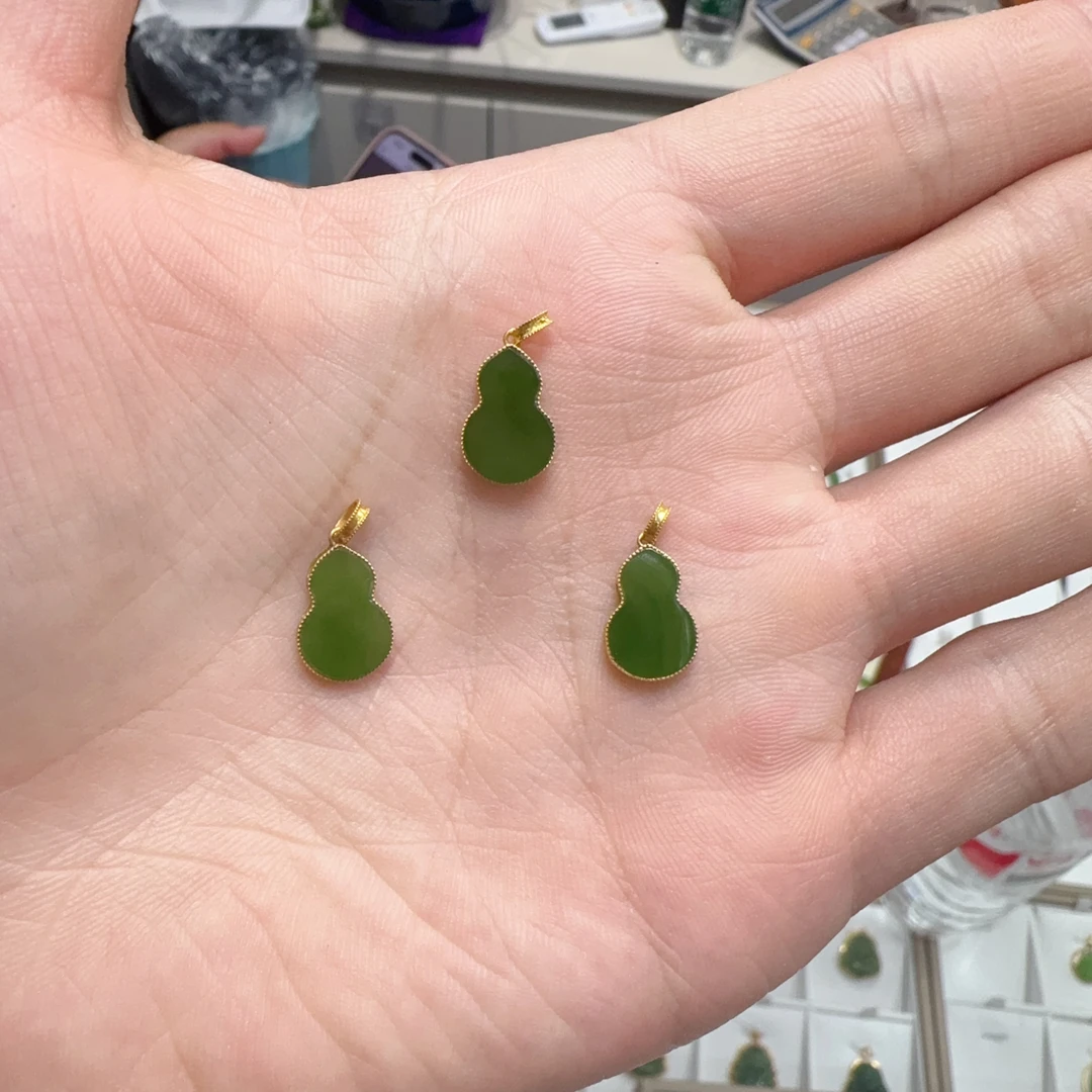 天然和田玉碧玉葫芦吊坠多样性拍一发一ja