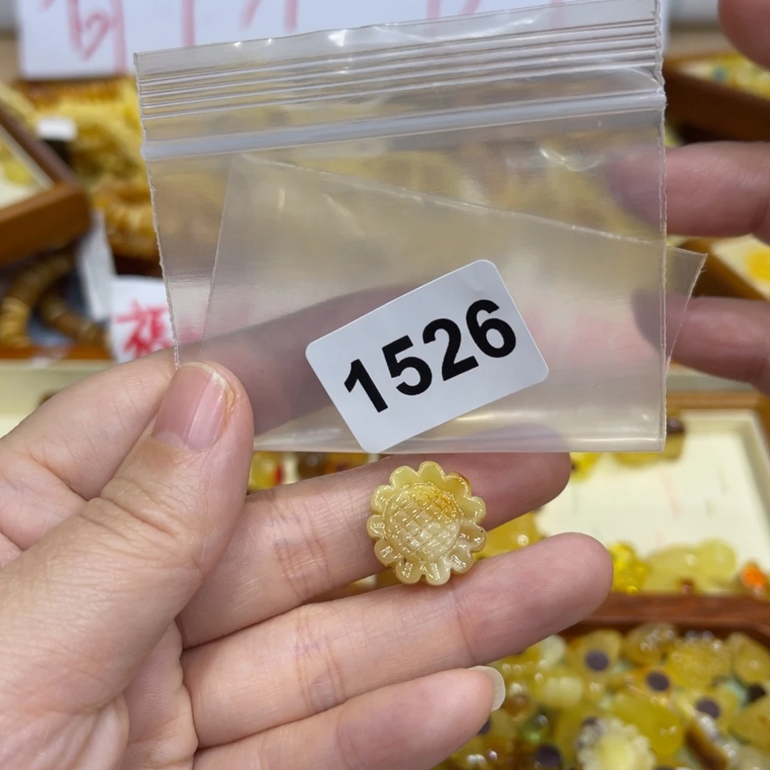 琥珀珠宝奇石未镶嵌