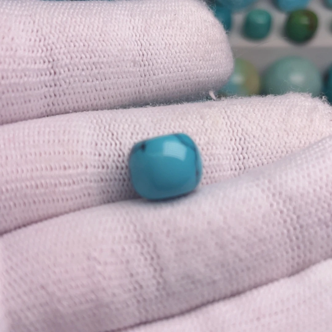 绿松石颈饰未镶嵌随**