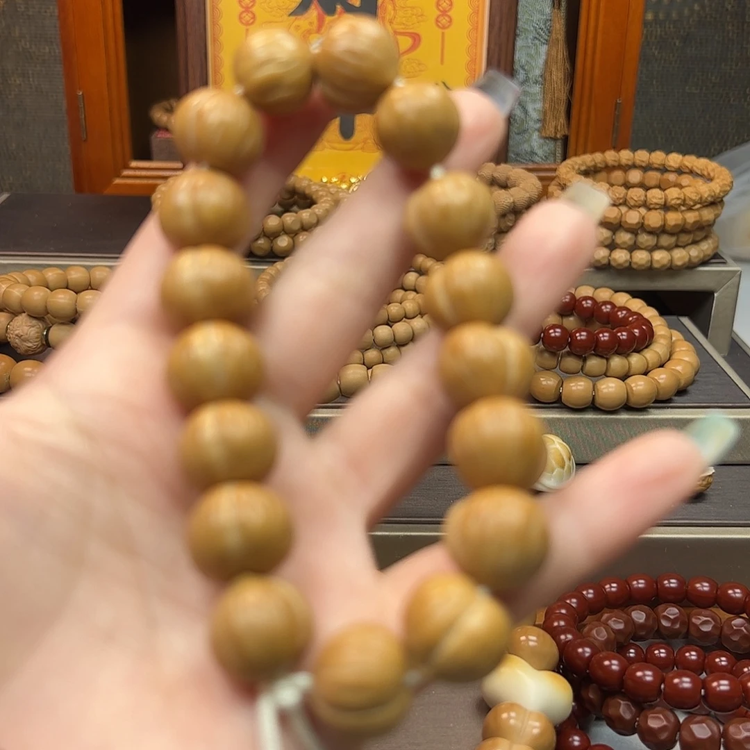 吊坠猴头核桃拉丝屁桃