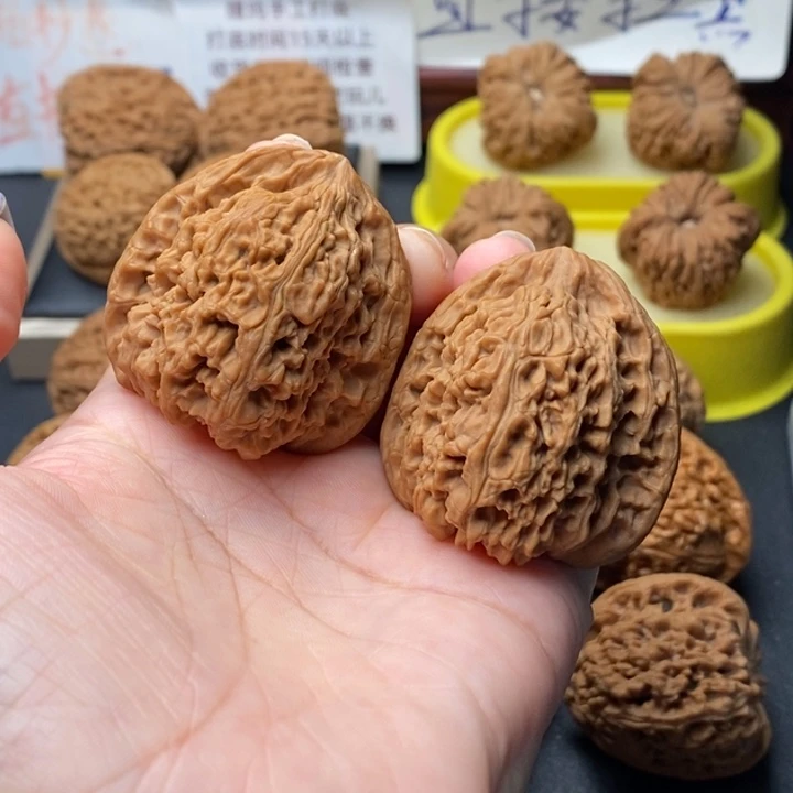 文玩核桃吊坠老****生三角凹底高炮毕业41尺0942