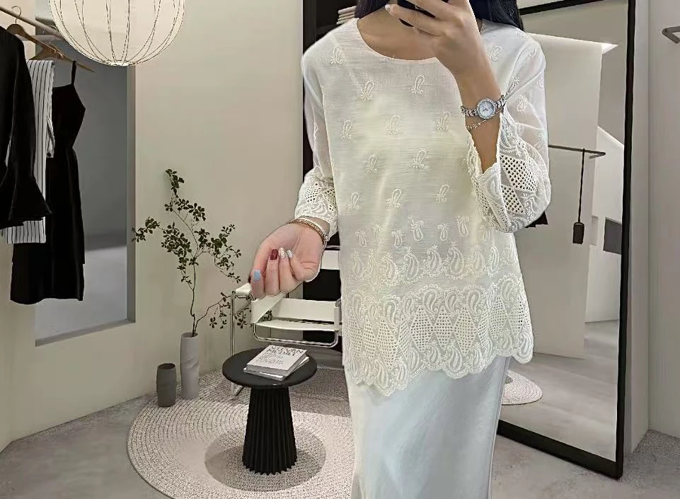 2025春夏新款镂空圆领长袖蕾丝打底
