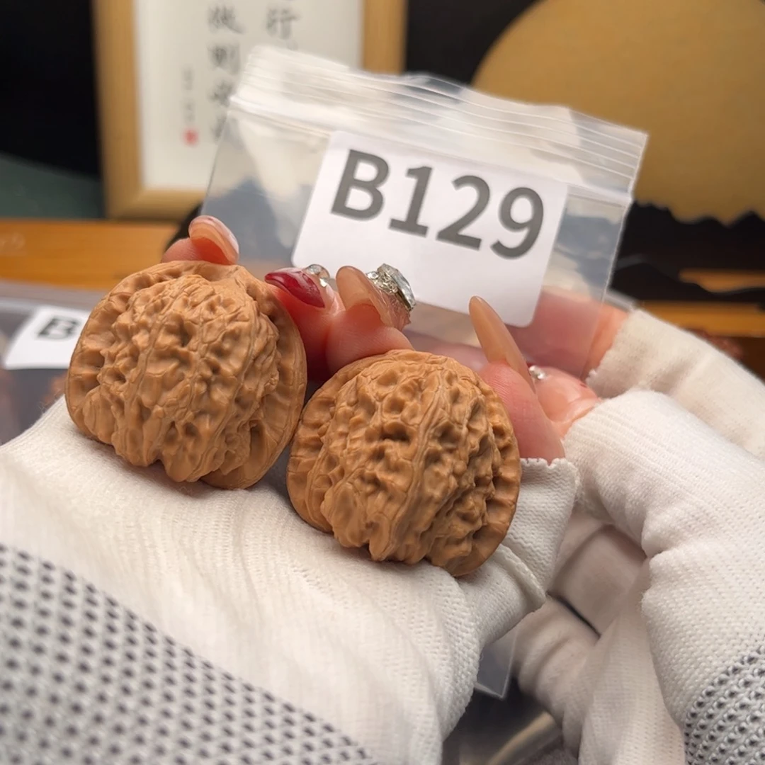 文玩核桃把件35白狮子b 129