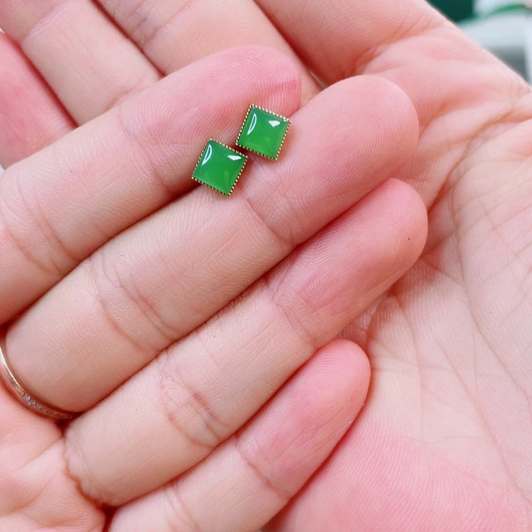 和田玉（碧玉）18K金镶嵌耳饰
