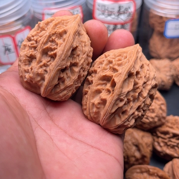 把件文玩核桃鸡心