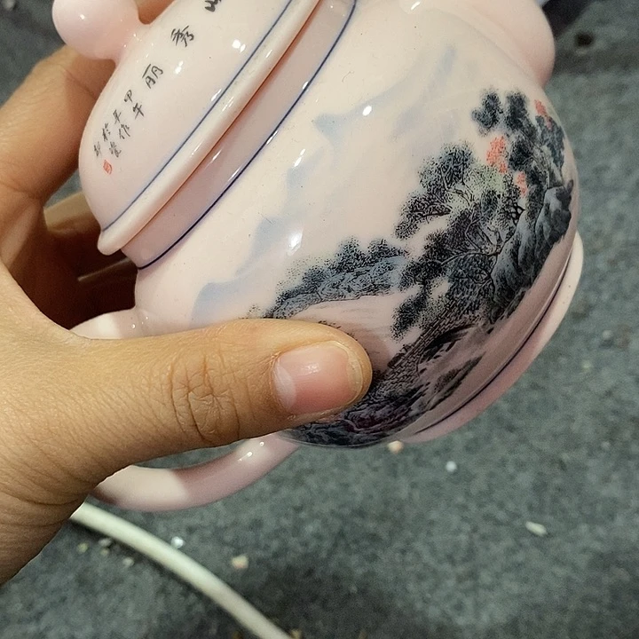 摆件陶瓷红稀土釉下五彩山水茶壶
