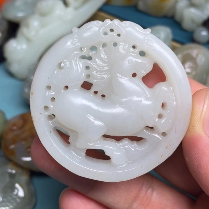 颈饰未镶嵌和田玉