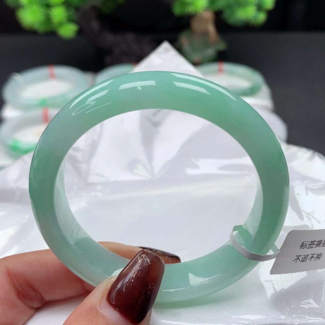 翡翠手镯未镶嵌 正圈52
