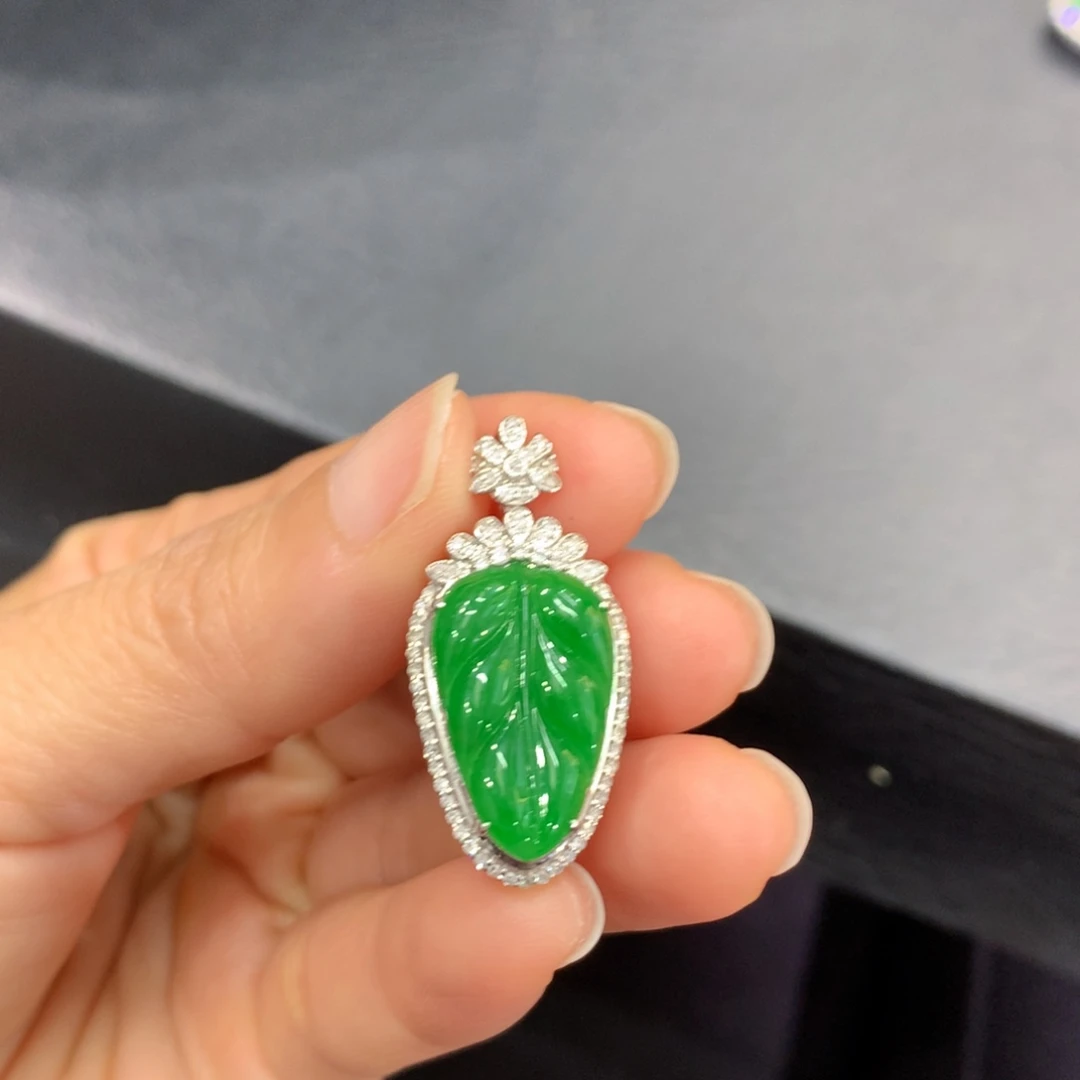 公***子翡翠18K金镶嵌吊坠(不含链)