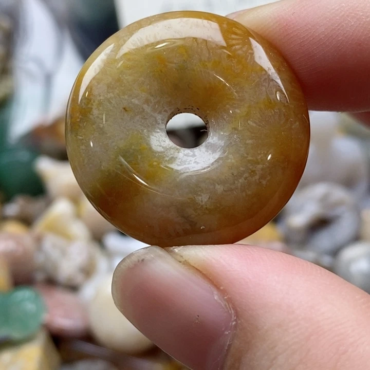 硅化珊瑚（珊瑚玉）未镶嵌颈饰小吊坠