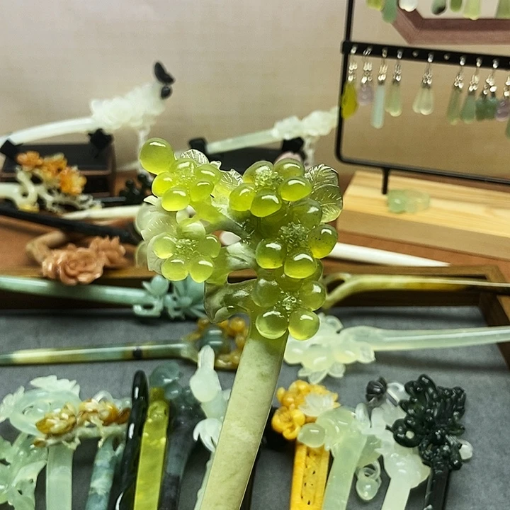 绿***海蛇纹石玉未镶嵌发饰