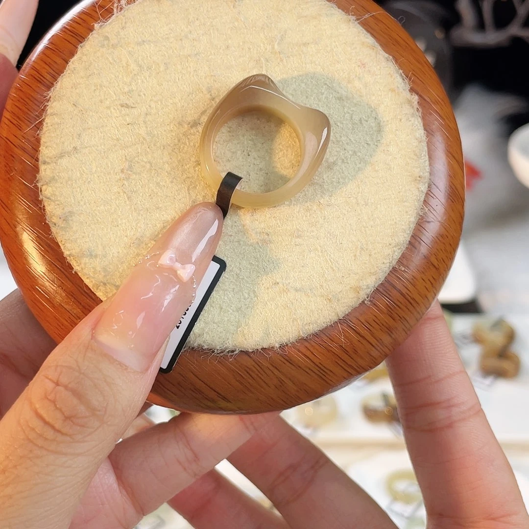 和田玉未镶嵌戒指c3。暹罗猫耳朵17.3。不退换