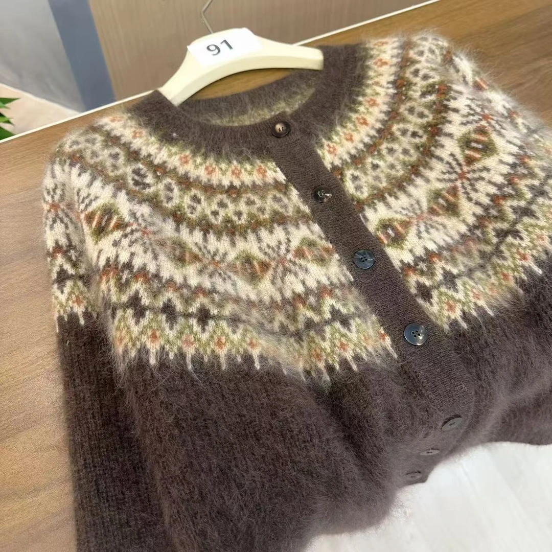 费尔岛全羊毛拉毛女冬季高品质咖色圆领宽松单排扣撞色开衫外套旺