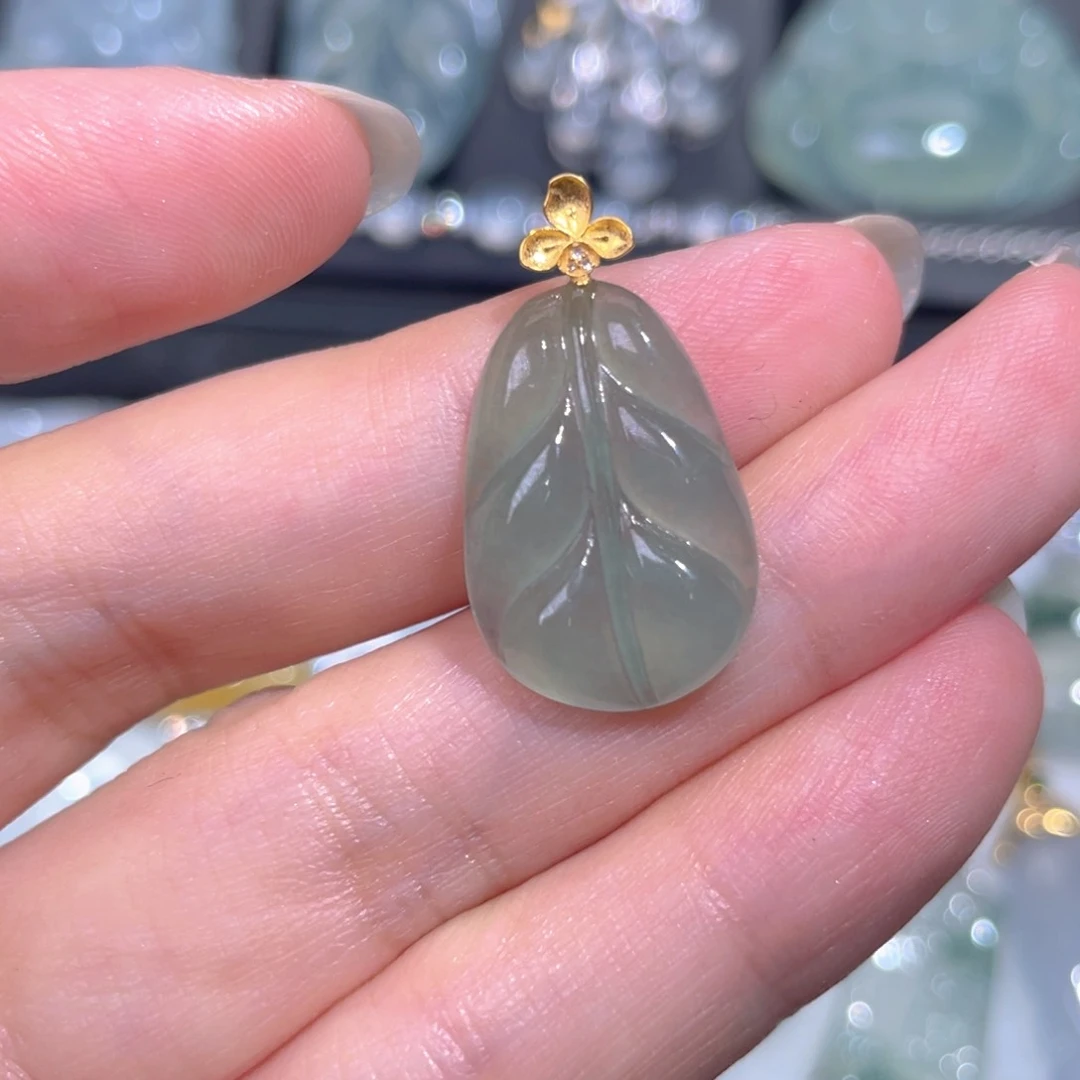 颈饰18K金镶嵌翡翠翡翠