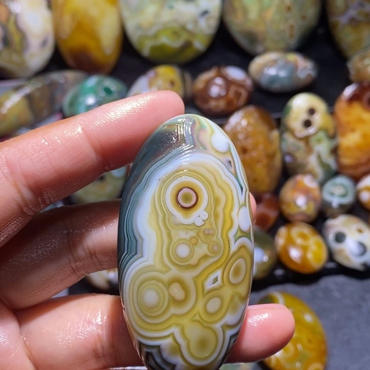 玛瑙/玉髓未镶嵌珠宝奇石