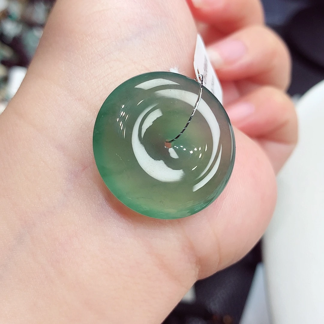 翡翠未镶嵌颈饰翡翠92，26.1/5.6