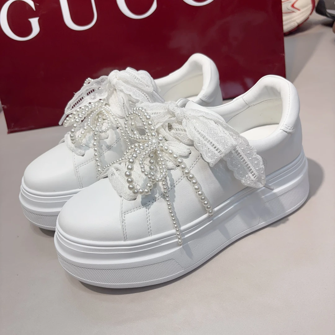 2025春季新款圆头牛皮厚底增高6CM蕾丝珍珠扣系带百搭舒适白鞋女