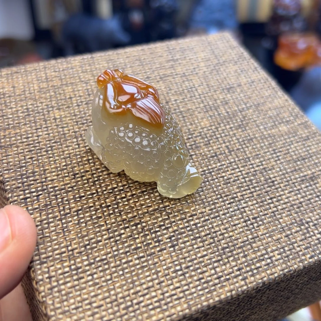 玛瑙/玉髓未镶嵌挂件摆件手玩件金蟾