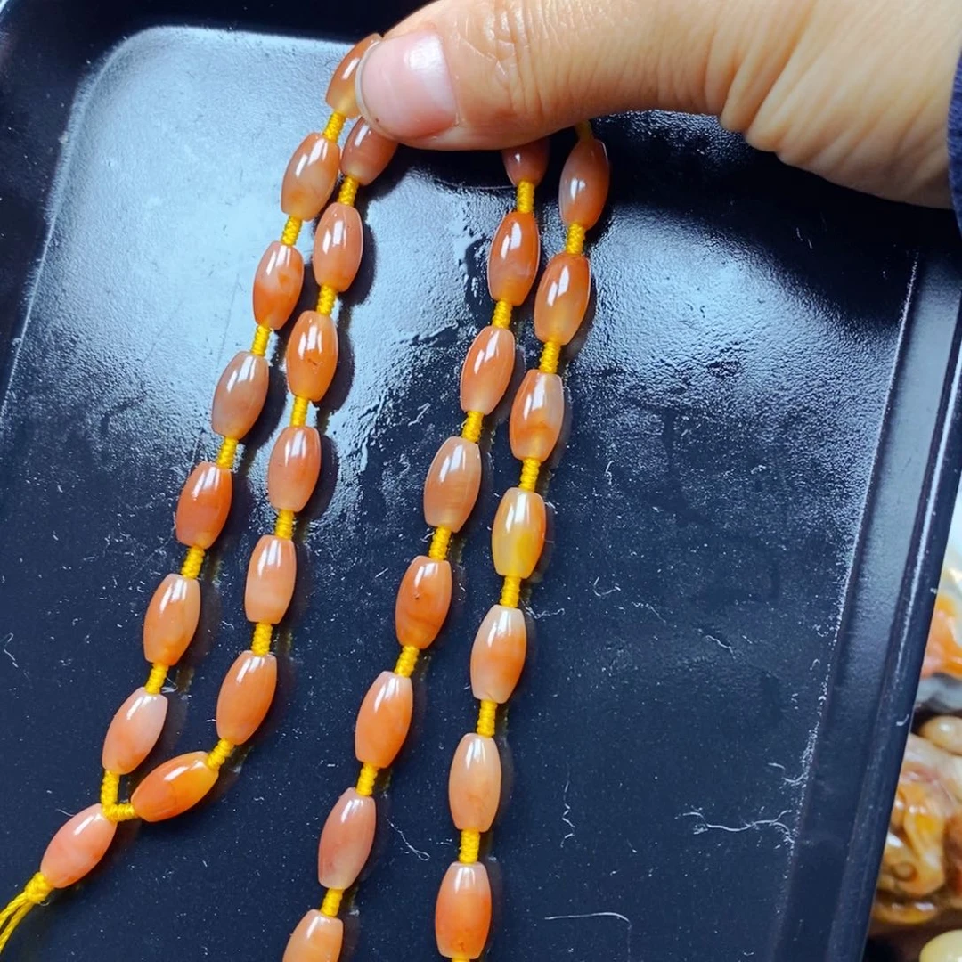 石英质玉（黄龙玉）未镶嵌颈饰