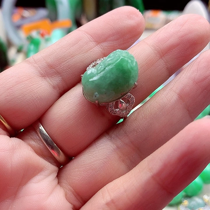 翡翠银S925镶嵌颈饰翡翠
