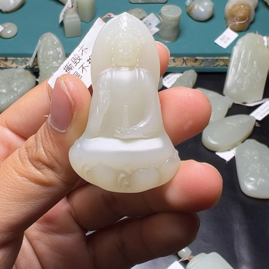 和田玉颈饰未镶嵌普**生