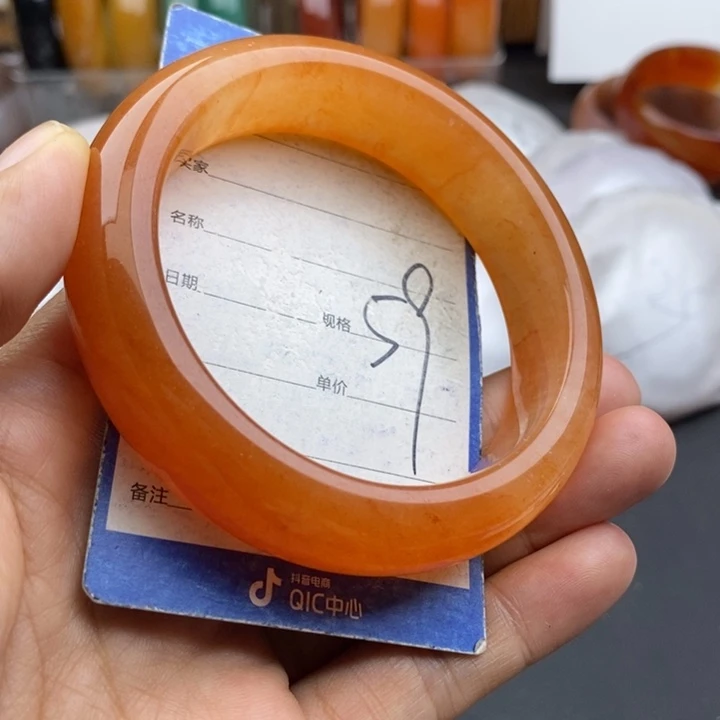 石英质玉未镶嵌手镯