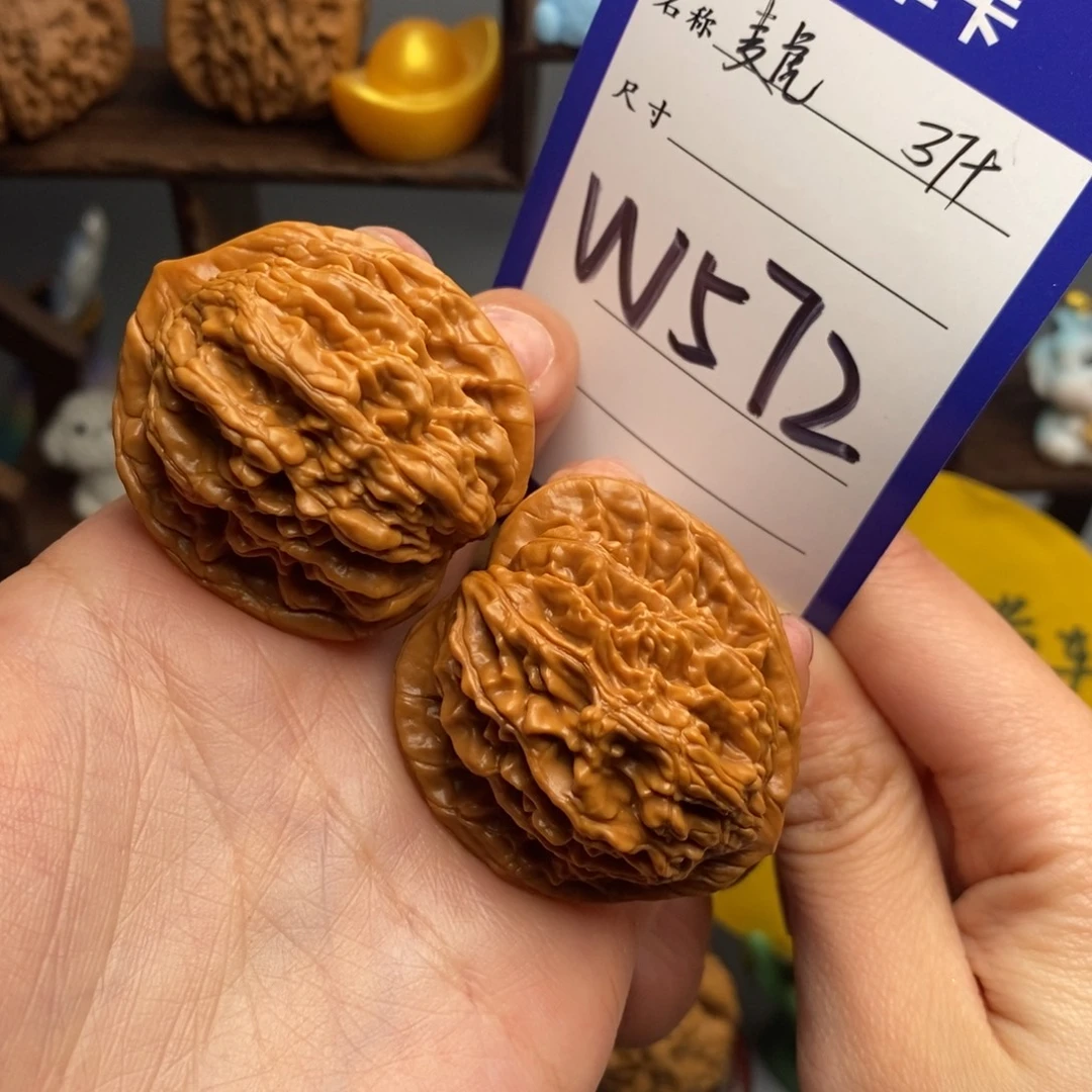 文玩核桃吊坠麦虎