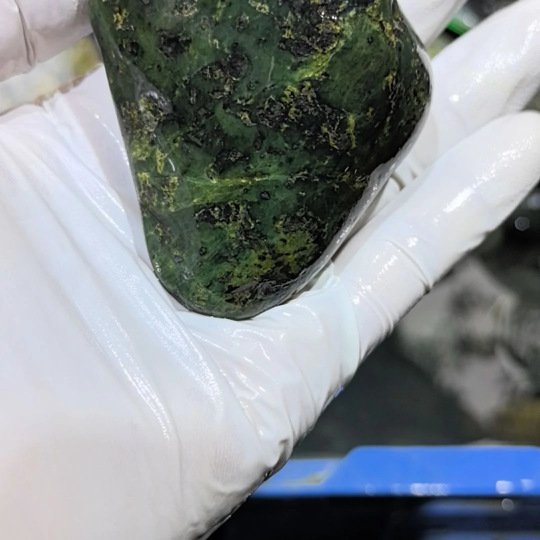 米****藏玉药王石原石一个