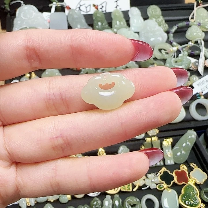 和田玉未镶嵌耳饰