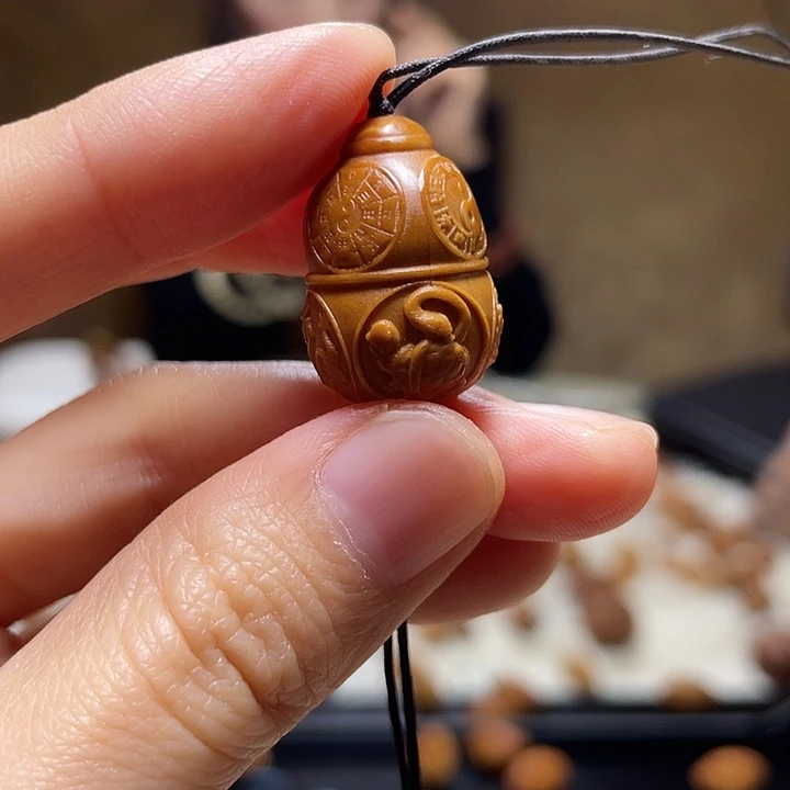 吊坠橄榄核四象八卦